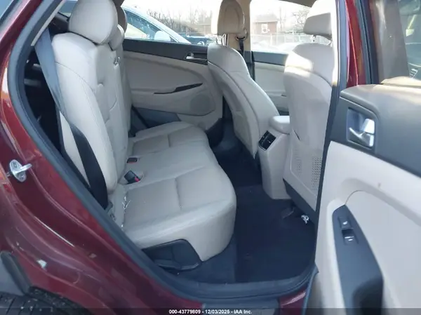 KM8J3CA23GU239649 2016 HYUNDAI TUCSON - Image 8