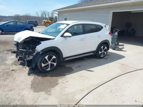 KM8J3CA23HU269574 2017 HYUNDAI TUCSON - Image 2