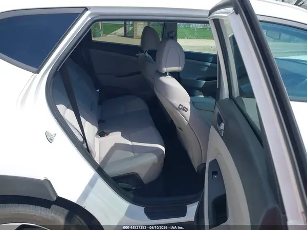 KM8J3CA23HU269574 2017 HYUNDAI TUCSON - Image 8