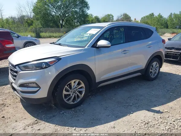 KM8J3CA23HU273298 2017 HYUNDAI TUCSON - Image 2