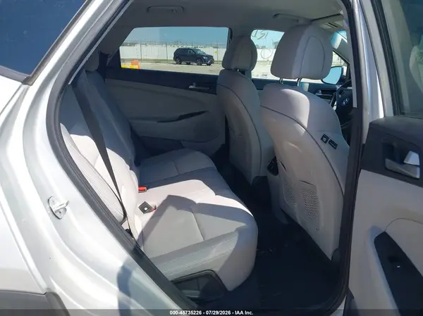 KM8J3CA23HU273298 2017 HYUNDAI TUCSON - Image 8