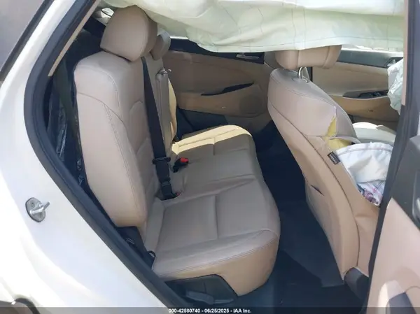KM8J3CA23HU273348 2017 HYUNDAI TUCSON - Image 8