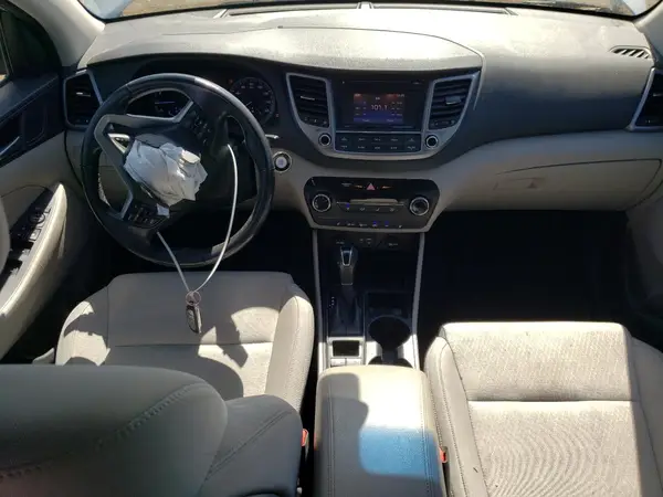 KM8J3CA23HU278081 2017 HYUNDAI TUCSON - Image 8