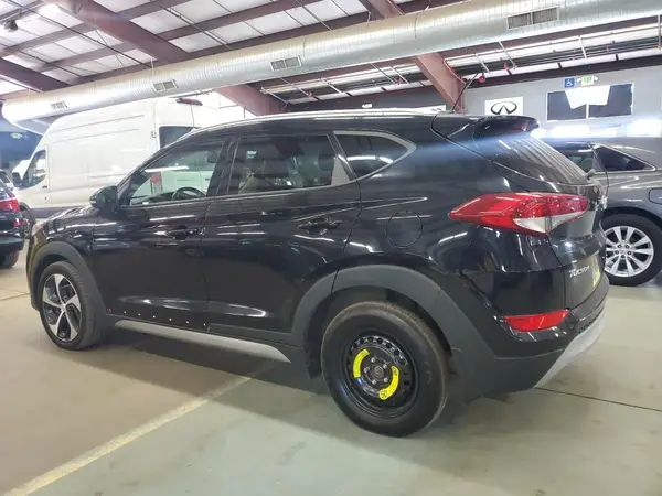KM8J3CA23HU281840 2017 HYUNDAI TUCSON - Image 2