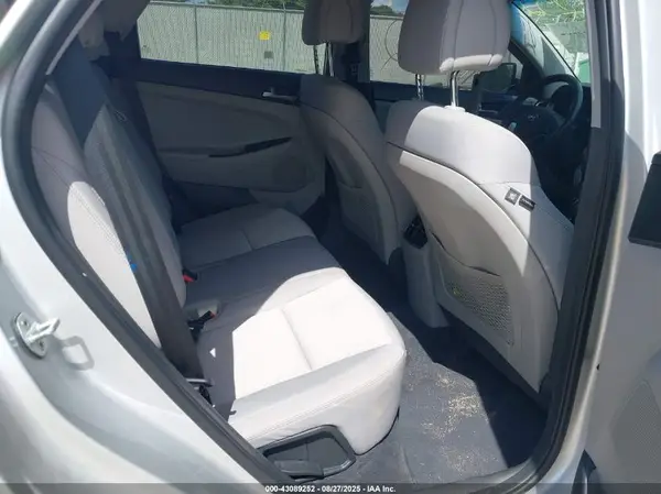KM8J3CA23HU292286 2017 HYUNDAI TUCSON - Image 8