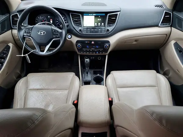 KM8J3CA23HU293065 2017 HYUNDAI TUCSON - Image 8