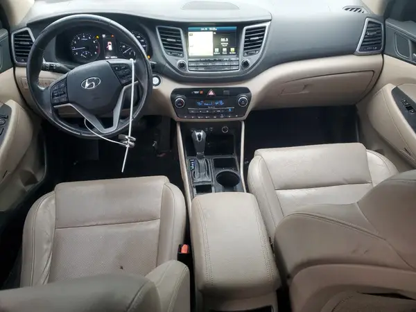 KM8J3CA23HU294135 2017 HYUNDAI TUCSON - Image 8
