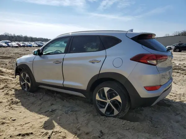 KM8J3CA23HU296502 2017 HYUNDAI TUCSON - Image 2