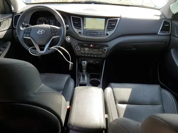 KM8J3CA23HU296502 2017 HYUNDAI TUCSON - Image 8