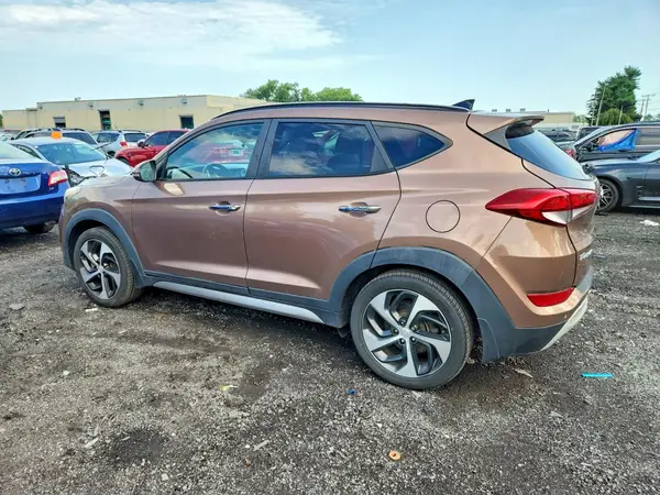 KM8J3CA23HU297102 2017 HYUNDAI TUCSON - Image 2