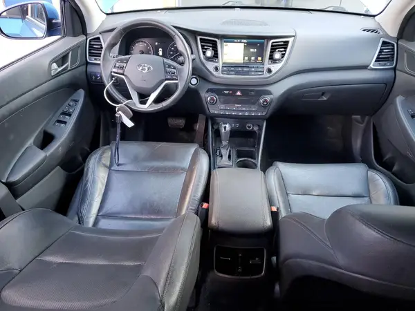 KM8J3CA23HU303044 2017 HYUNDAI TUCSON - Image 8
