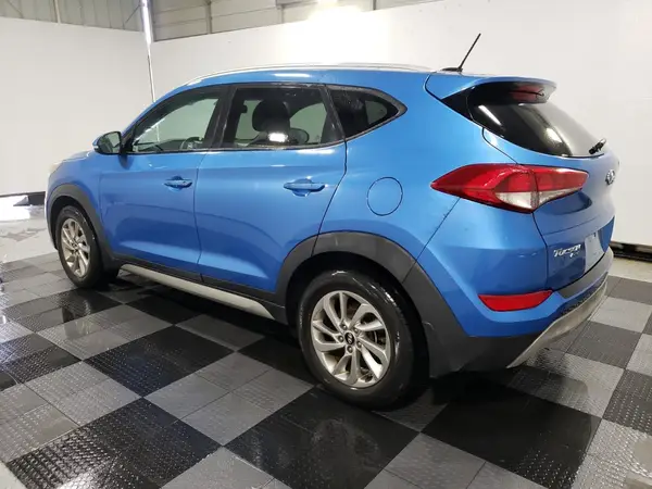 KM8J3CA23HU304047 2017 HYUNDAI TUCSON - Image 2