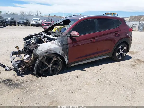 KM8J3CA23HU310768 2017 HYUNDAI TUCSON - Image 2