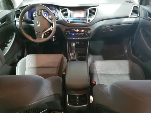 KM8J3CA23HU312519 2017 HYUNDAI TUCSON - Image 8