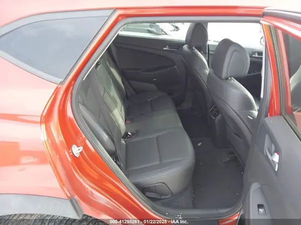 KM8J3CA23HU314111 2017 HYUNDAI TUCSON - Image 8