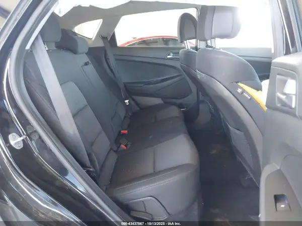 KM8J3CA23HU315517 2017 HYUNDAI TUCSON - Image 8