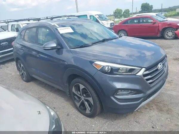 KM8J3CA23HU327344 2017 HYUNDAI TUCSON - Image 1