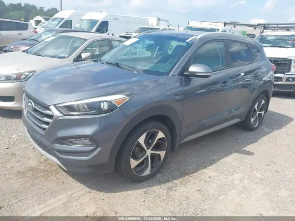 KM8J3CA23HU327344 2017 HYUNDAI TUCSON - Image 2