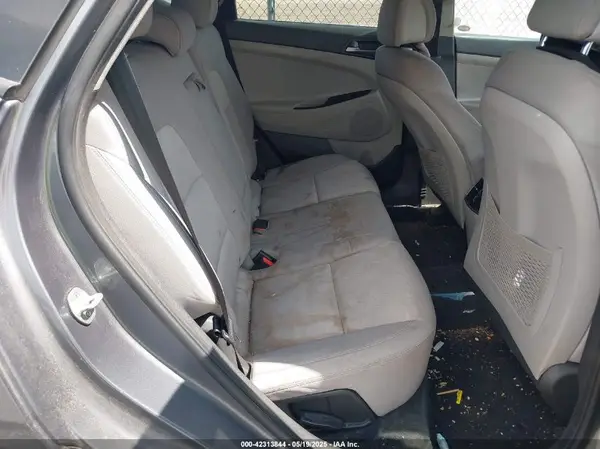 KM8J3CA23HU333970 2017 HYUNDAI TUCSON - Image 8