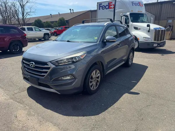 KM8J3CA23HU337808 2017 HYUNDAI TUCSON - Image 2