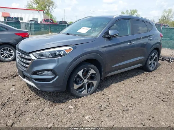 KM8J3CA23HU338053 2017 HYUNDAI TUCSON - Image 2