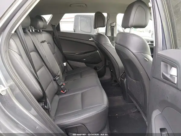 KM8J3CA23HU338800 2017 HYUNDAI TUCSON - Image 8