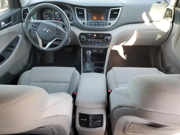 KM8J3CA23HU340336 2017 HYUNDAI TUCSON - Image 8