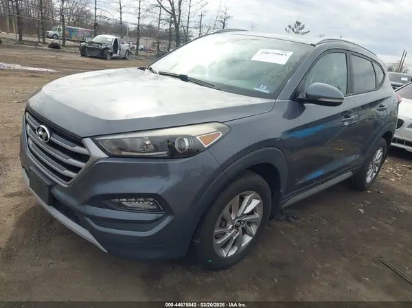 KM8J3CA23HU341180 2017 HYUNDAI TUCSON - Image 2