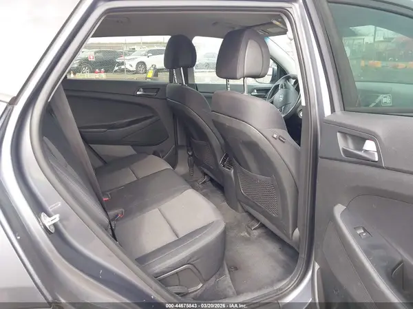 KM8J3CA23HU341180 2017 HYUNDAI TUCSON - Image 8