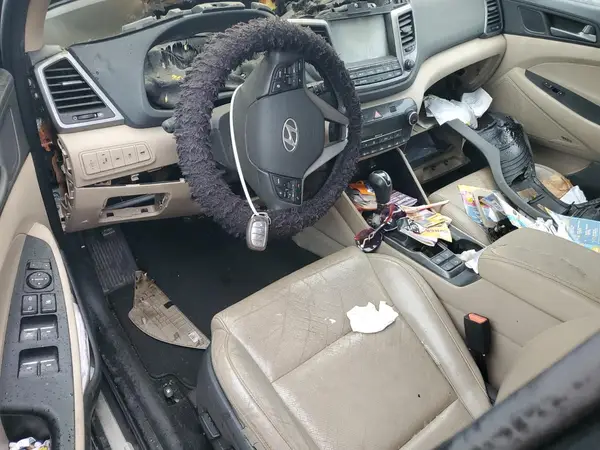 KM8J3CA23HU343205 2017 HYUNDAI TUCSON - Image 8