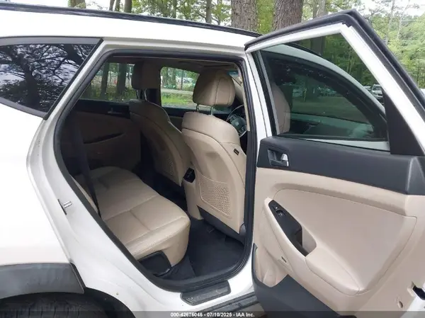 KM8J3CA23HU343253 2017 HYUNDAI TUCSON - Image 8