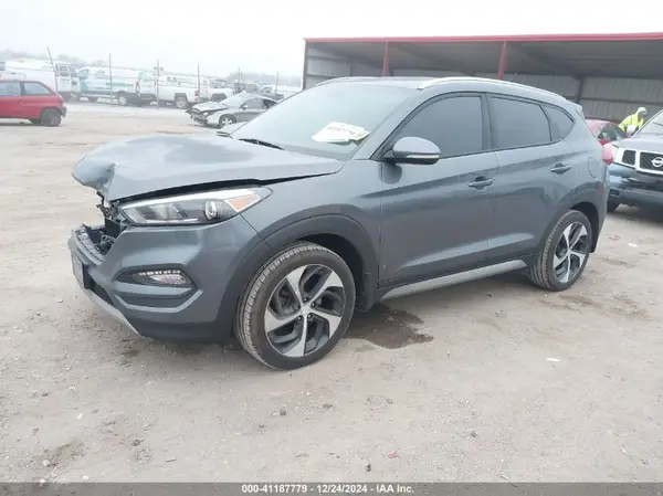 KM8J3CA23HU345553 2017 HYUNDAI TUCSON - Image 2