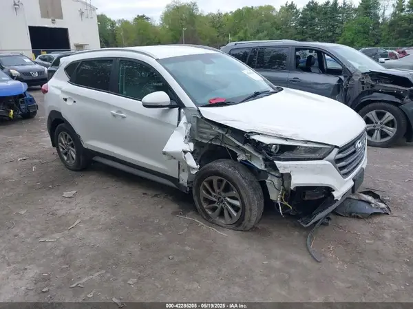 KM8J3CA23HU351319 2017 HYUNDAI TUCSON - Image 1