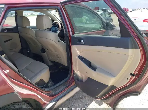 KM8J3CA23HU355368 2017 HYUNDAI TUCSON - Image 8