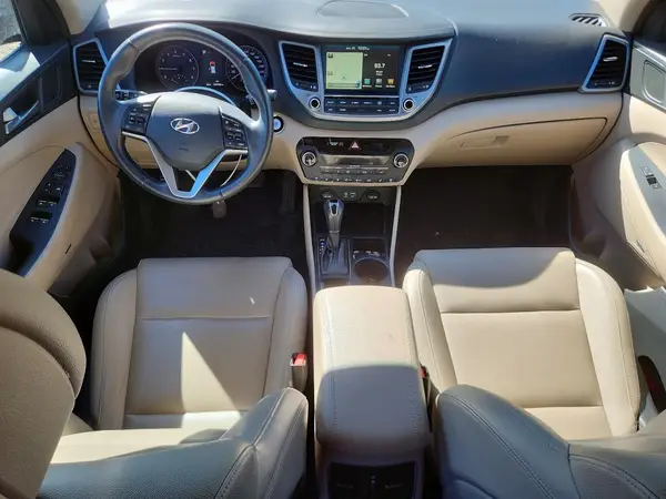 KM8J3CA23HU363177 2017 HYUNDAI TUCSON - Image 8