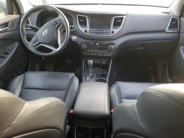 KM8J3CA23HU372378 2017 HYUNDAI TUCSON - Image 8