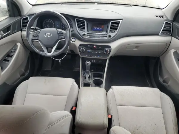 KM8J3CA23HU373448 2017 HYUNDAI TUCSON - Image 8