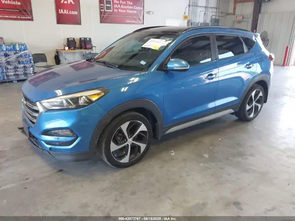 KM8J3CA23HU375331 2017 HYUNDAI TUCSON - Image 2
