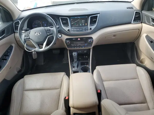 KM8J3CA23HU382327 2017 HYUNDAI TUCSON - Image 8