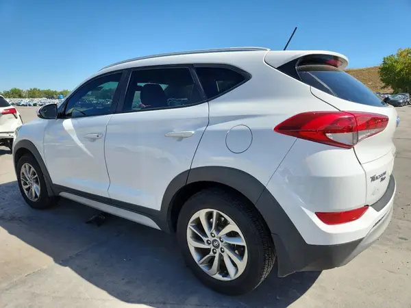 KM8J3CA23HU385356 2017 HYUNDAI TUCSON - Image 2