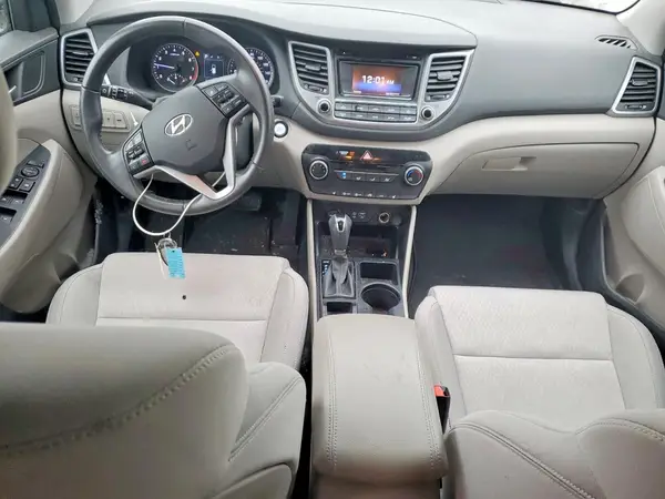 KM8J3CA23HU386393 2017 HYUNDAI TUCSON - Image 8