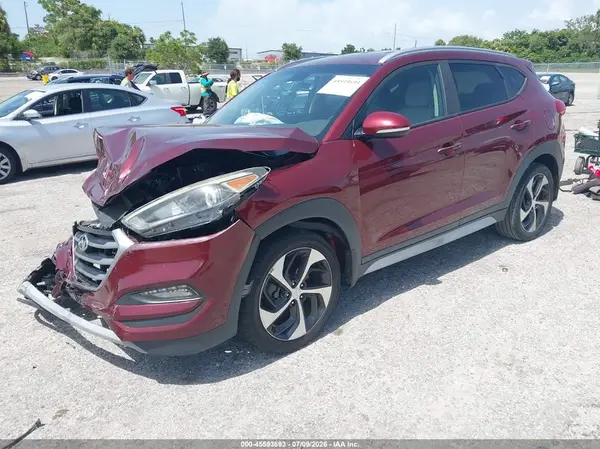 KM8J3CA23HU391075 2017 HYUNDAI TUCSON - Image 2