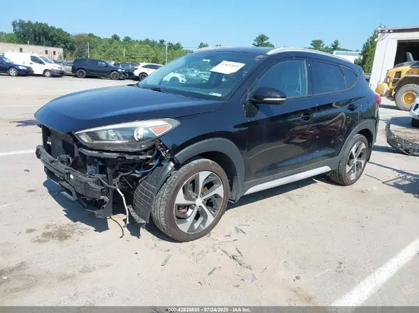 KM8J3CA23HU391609 2017 HYUNDAI TUCSON - Image 2