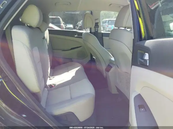 KM8J3CA23HU391609 2017 HYUNDAI TUCSON - Image 8