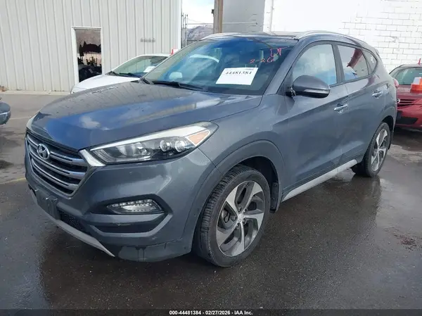 KM8J3CA23HU394882 2017 HYUNDAI TUCSON - Image 2