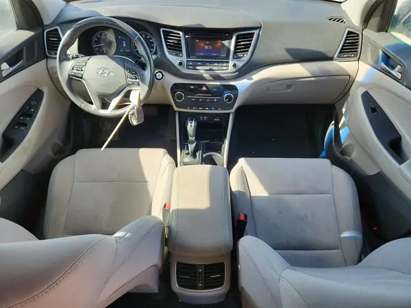 KM8J3CA23HU397331 2017 HYUNDAI TUCSON - Image 8