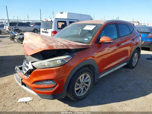 KM8J3CA23HU397782 2017 HYUNDAI TUCSON - Image 2