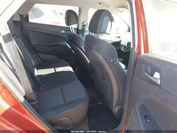 KM8J3CA23HU397782 2017 HYUNDAI TUCSON - Image 8