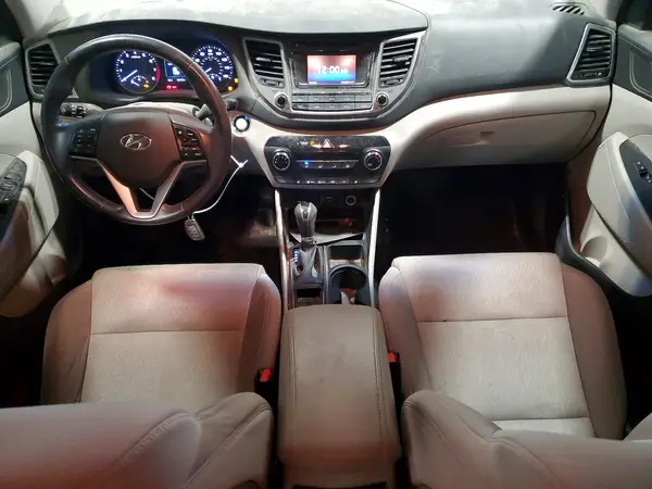 KM8J3CA23HU400552 2017 HYUNDAI TUCSON - Image 8