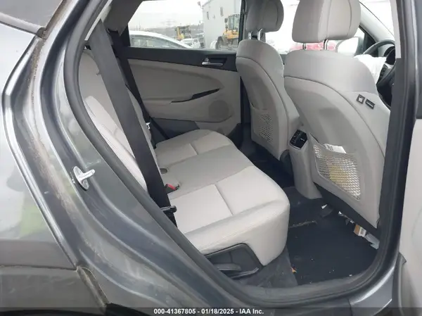 KM8J3CA23HU405671 2017 HYUNDAI TUCSON - Image 8